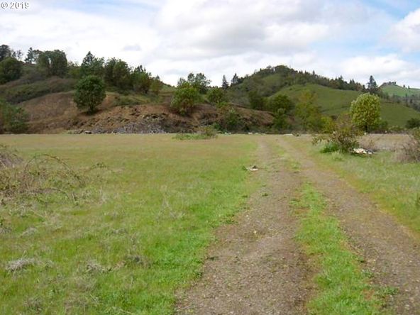 4094 NE Diamond Lake Blvd, Roseburg, OR 97470
